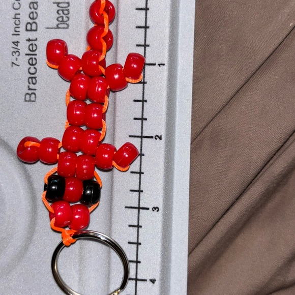 Mini red lizard - Picture 2 of 3